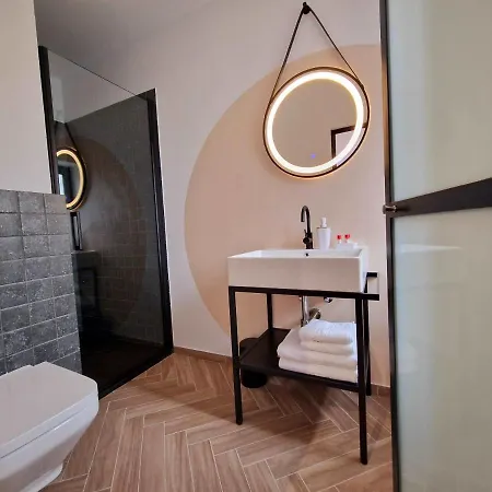 Rahouse - Self Check-in & Free Parking 3*