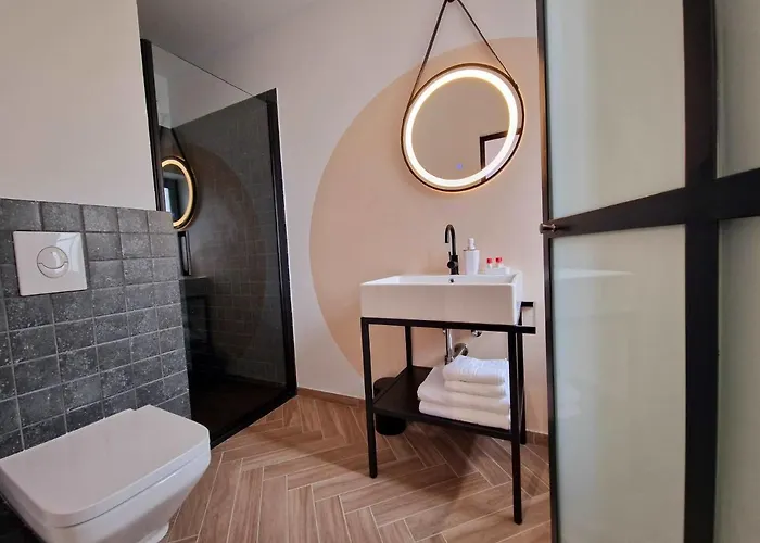 Rahouse - Self Check-in & Free Parking 3*