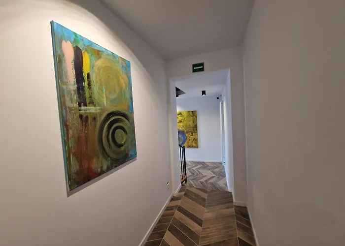 Rahouse - Self Check-in & Free Parking 3* Braşov