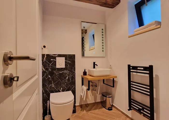 Rahouse - Self Check-in & Free Parking Гостевой дом 3*